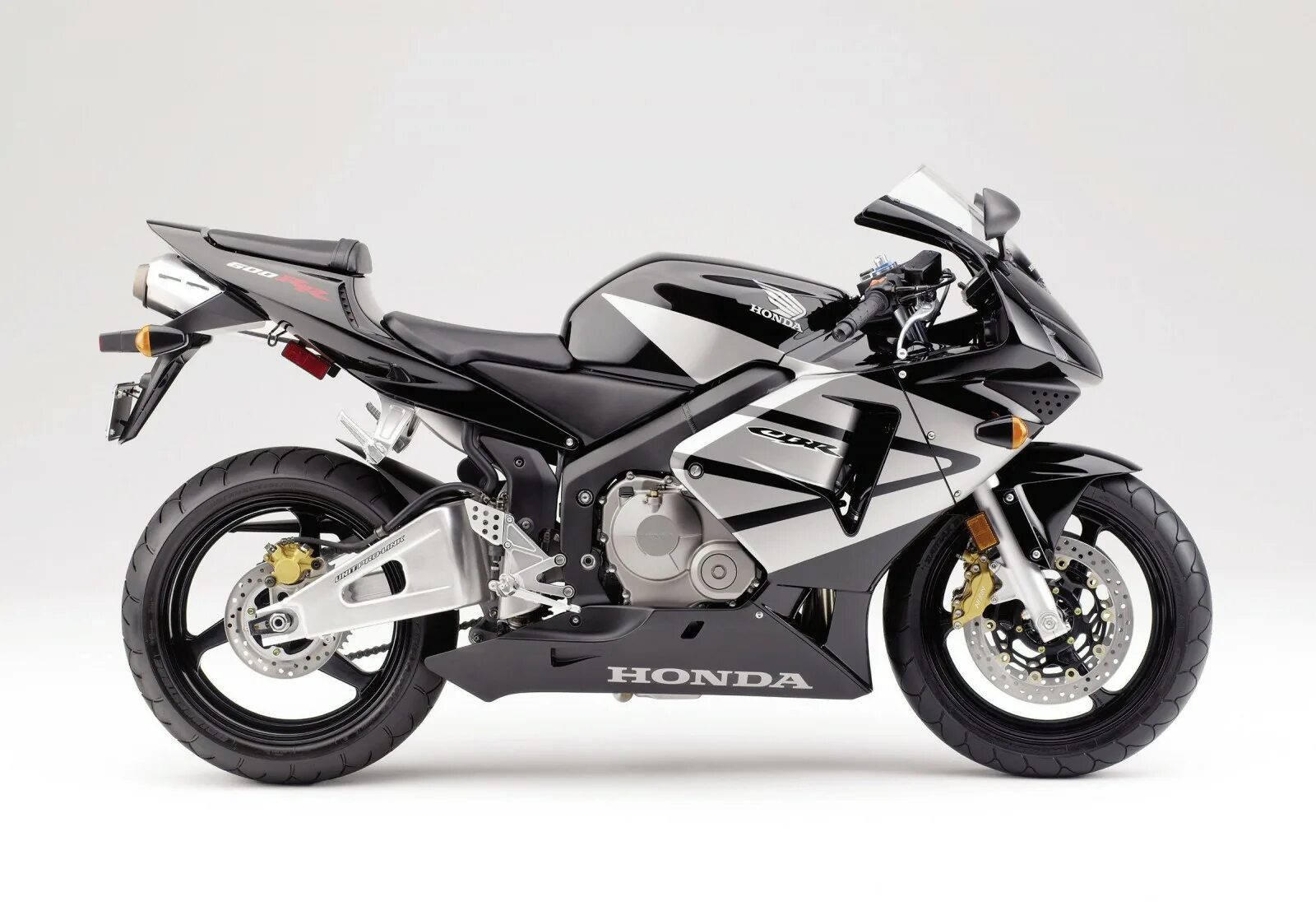 Мотоцикл honda rr. Honda cbr600rr 2004. Мотоцикл CBR 600 RR. Honda CBR 600. Мотоцикл Хонда 600 CBR.