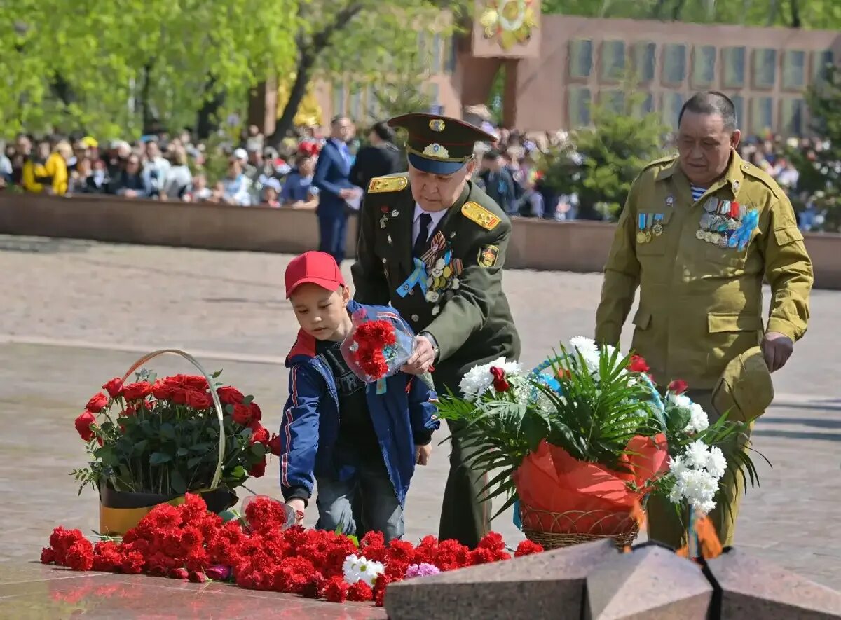 9 мая в казахстане. День Победы в Казахстане. В честь дня Победы. Алматы Казахстан день Победы. День воинской славы 9 мая.