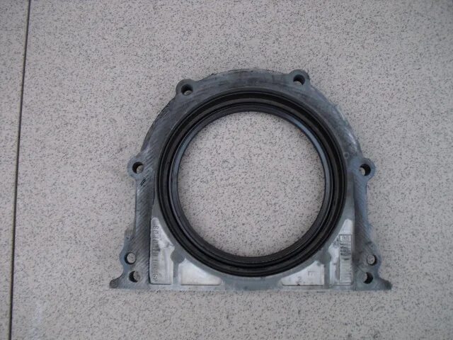 Сальник коленвала nok 120*120*1 xh1836e4. Сальник коленвала мазда 6. Задняя крышка сальника коленвала 4d56t. Крышка сальника коленвала задняя эвотек. Крышка сальника коленвала.