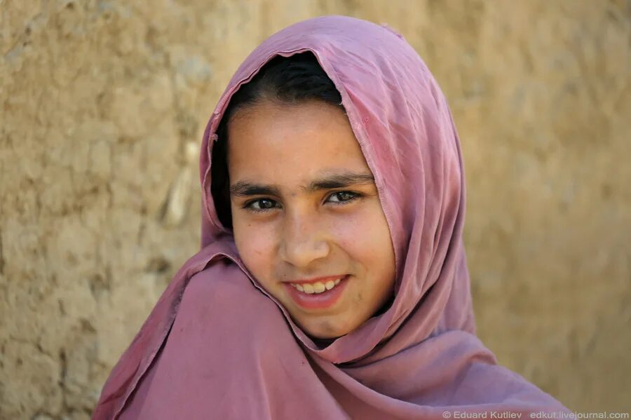 молодые афганки. бача-пош в афганистане. афганские женщины красивые. ситара вафадар. пуштуны афганистана девушки.