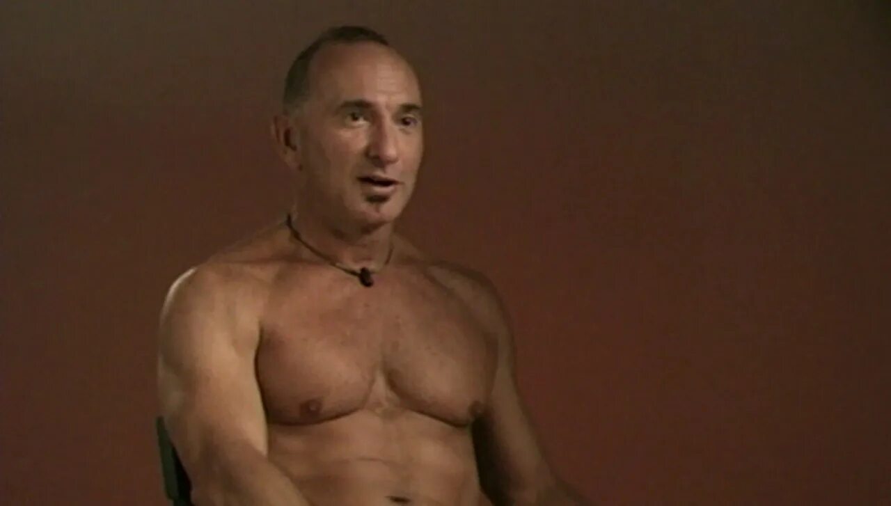 Man crotch magazine. Men exposed. Торчит у спортсмена. Бен аффлек 2023. Men exposed.