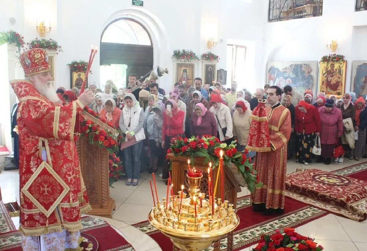 Расписание богослужений в храме бирюлево восточное. Храма входа господня в иерусалим, патриаршего подворья в бирюлеве. Храм бирюлево восточное на михневской. Храм бирюлево восточное на михневской. Храм в бирюлево восточное воскресная школа.