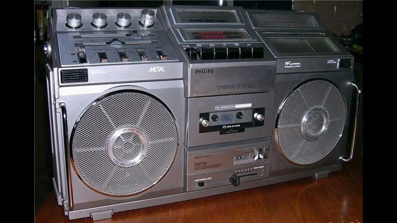 Купить японскую магнитолу. Магнитола Philips 8714. Японские кассетные магнитолы 80 х. Шарп Бумбокс 90х. Японские магнитофоны кассетные 90-х.
