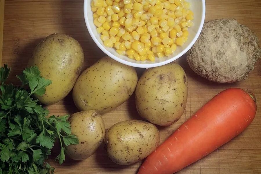 Тыква картошка морковь. Картофель и морковь. Картофель и кукуруза. Картофель и лук. Картошка с луком.