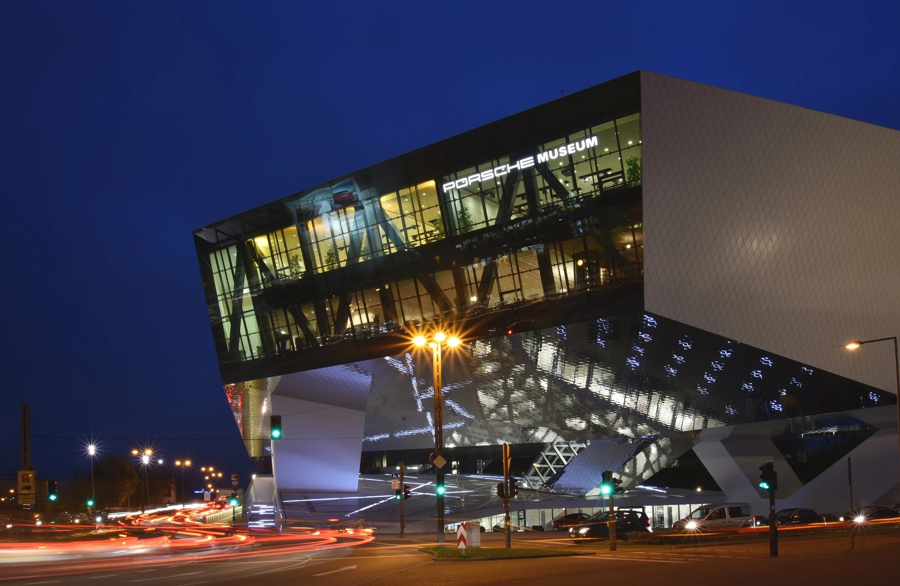 Porsche Museum Stuttgart Germany. Музей Порше в Штутгарте архитектура. Mercedes Benz Museum Stuttgart. Музей Порше в Штутгарте здание. Музей стадионов