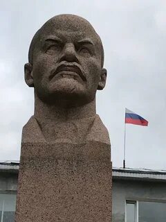 В каких городах есть памятник ленину