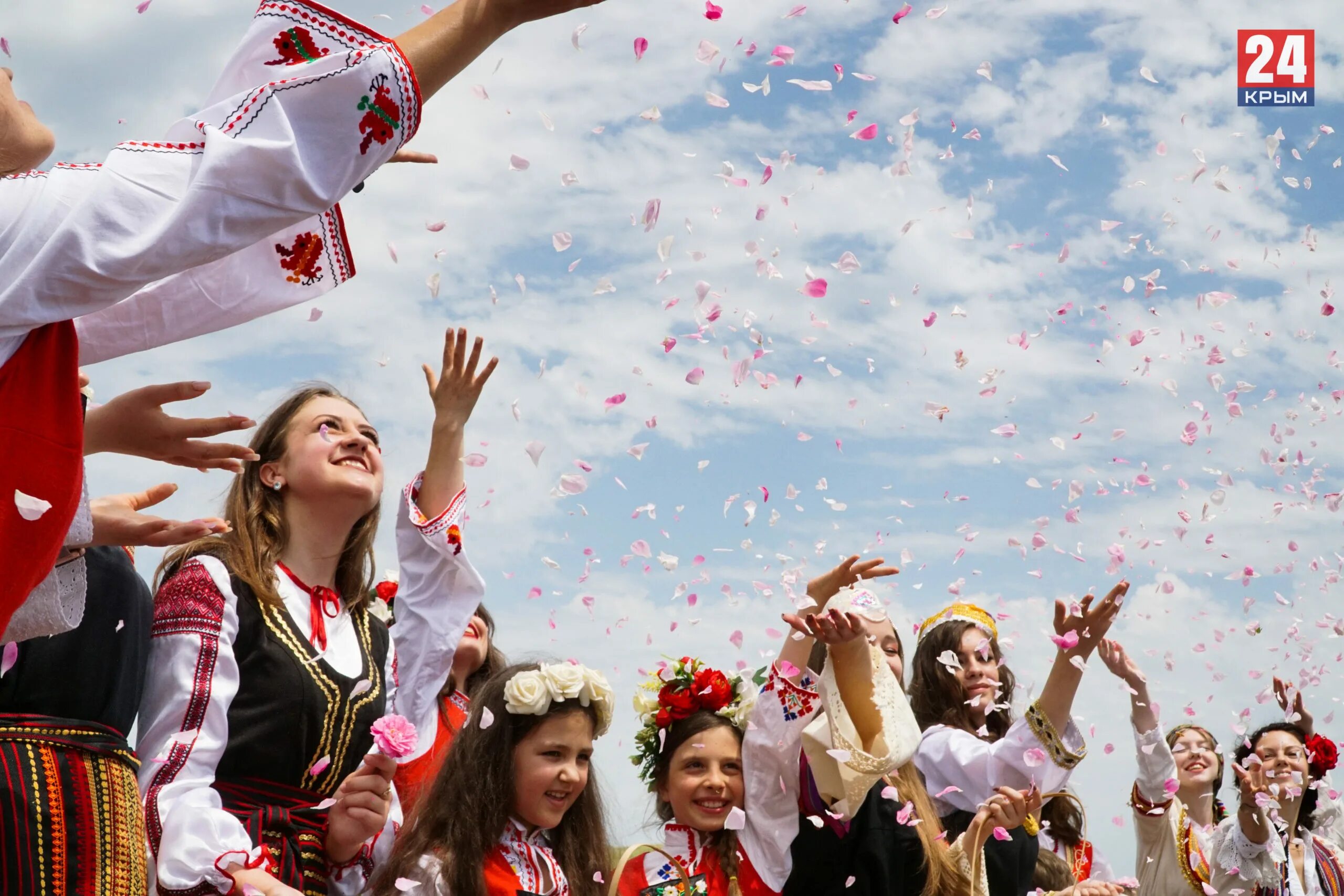 Крым народный сайт. Народы Крыма. Культура народов Крыма. Народы живущие в Крыму. Украинская культура в Крыму.