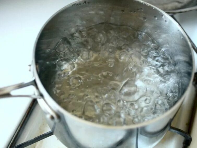 Как кипит вода в кастрюле