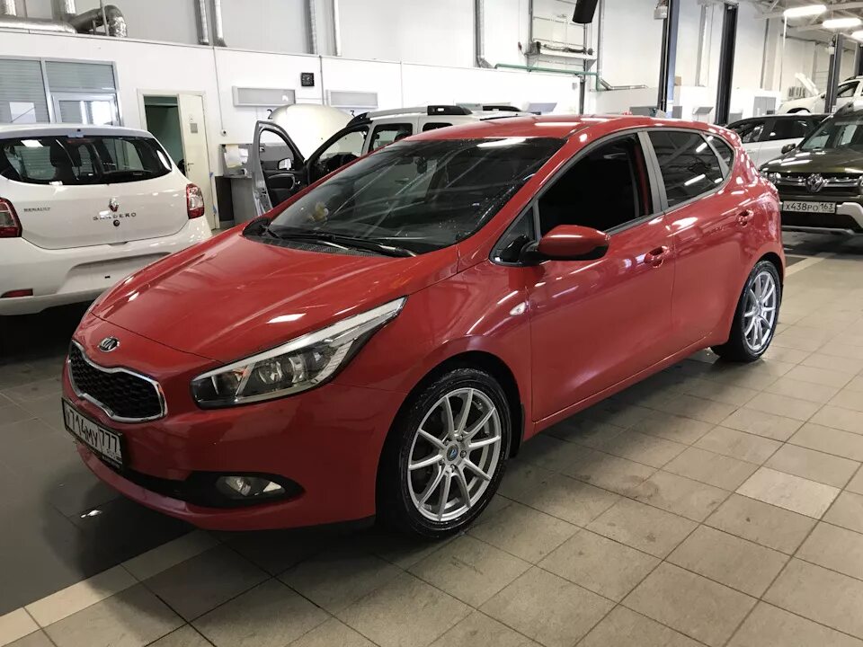 Киа сид jd 1.6. Kia Ceed r17. Kia Ceed JD 225/45 r17. Kia Ceed 2014 r18. Kia Ceed JD r17.