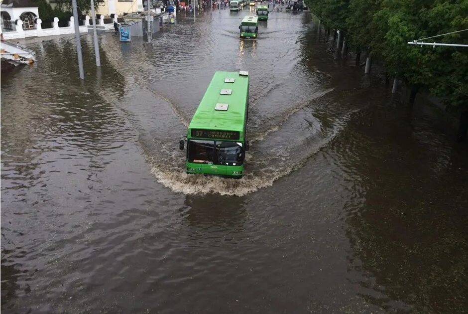 Паводок в беларуси 2024. Уручье потоп Минск. Беларусь затопило. Ливень в Минске. Дождь в Беларуси.