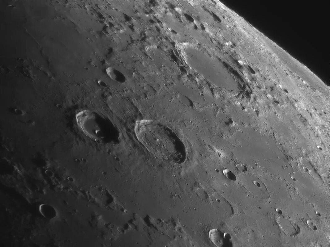 Кратер на Луне в честь Терешковой. Кратер Терешкова. Терешкова (лунный кратер). Фото Луны.