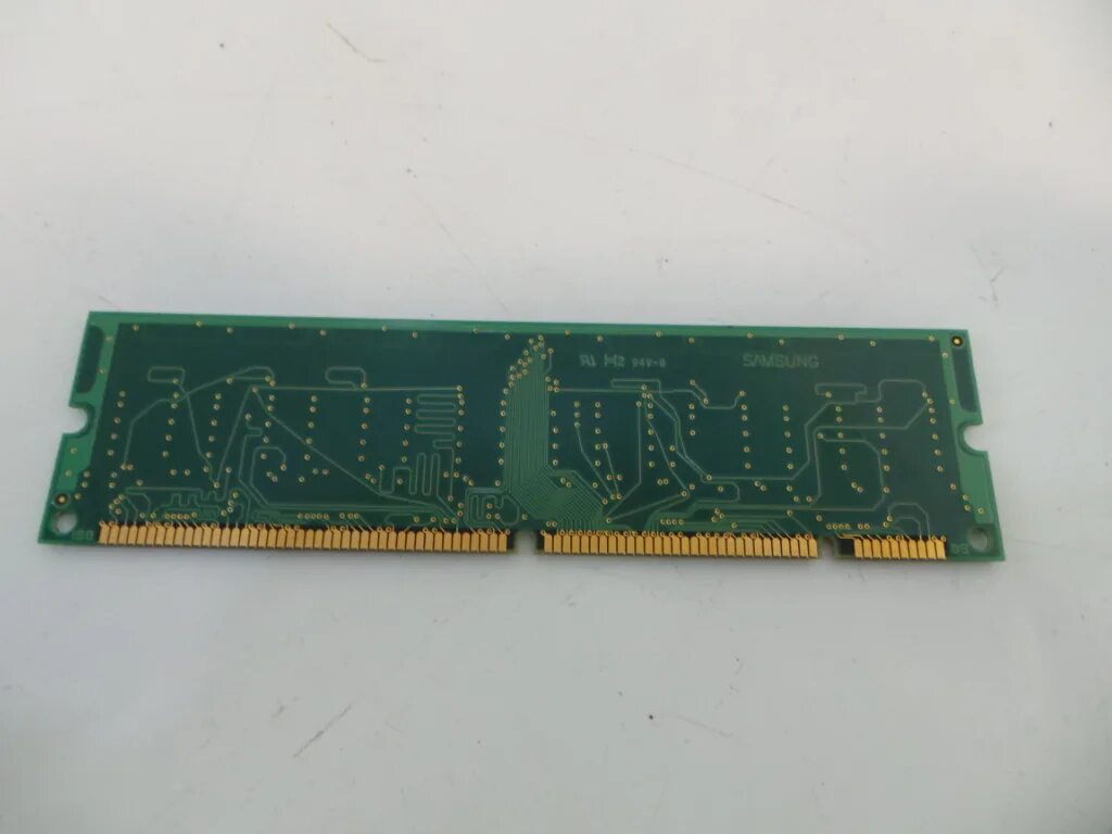 Sdram что это. DIMM SDRAM pc133. DIMM Memory 256mb. Память DIMM 256 МБ. DIMM SDRAM Оперативная память.