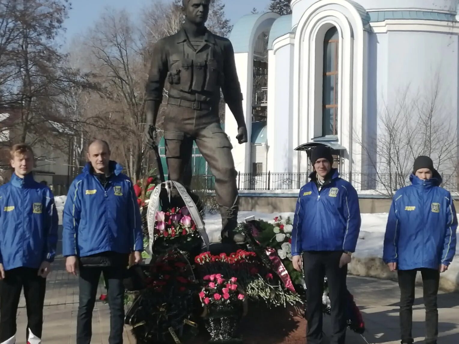 Почтили память возложили цветы ЛДПР. Памятник интернационалистам Воронеж. ЛДПР фото активистов. Грибановское МО ЛДПР.