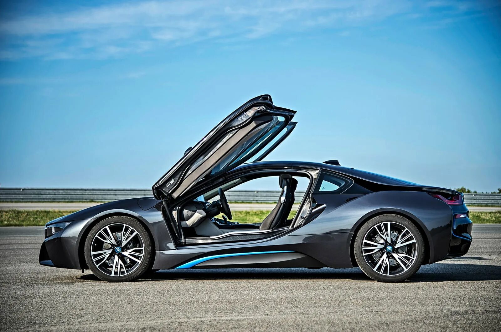 I like car. BMW i8 2023. БМВ спорткар i8. BMW i8 2015. BMW i8 2016.