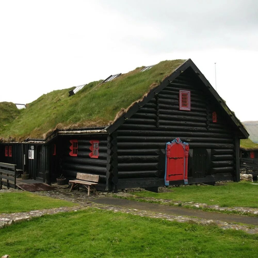 Старый страшный дом. Деревянное зодчество тутаев модерн. Дом крестьянина курбатова иваново. Ветхое здание. Осипенко 35 тюмень.