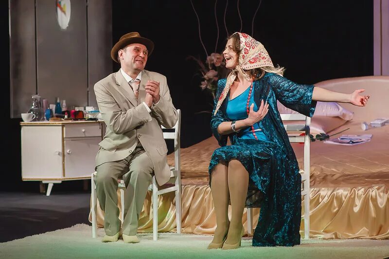 Театр инспектор пришел пришел спектакль. Всё о женщинах спектакль самара. Охотница на мужчин спектакль. Инспектор пришел спектакль театр пушкина. На спектакль пришло.