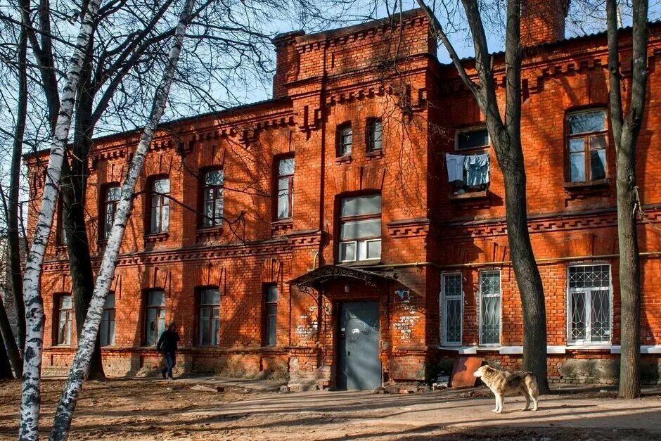 Городок смоленск. Городок Коминтерна Смоленск. Нарвские казармы Смоленск. Городок Коминтерна 15 Смоленск. Комплекс казармы Нарвского полка в Смоленске.