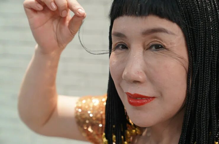 Женщина с длинными ресницами вышла замуж This Woman Holds the Guinness World Record for Longest Eyelashes