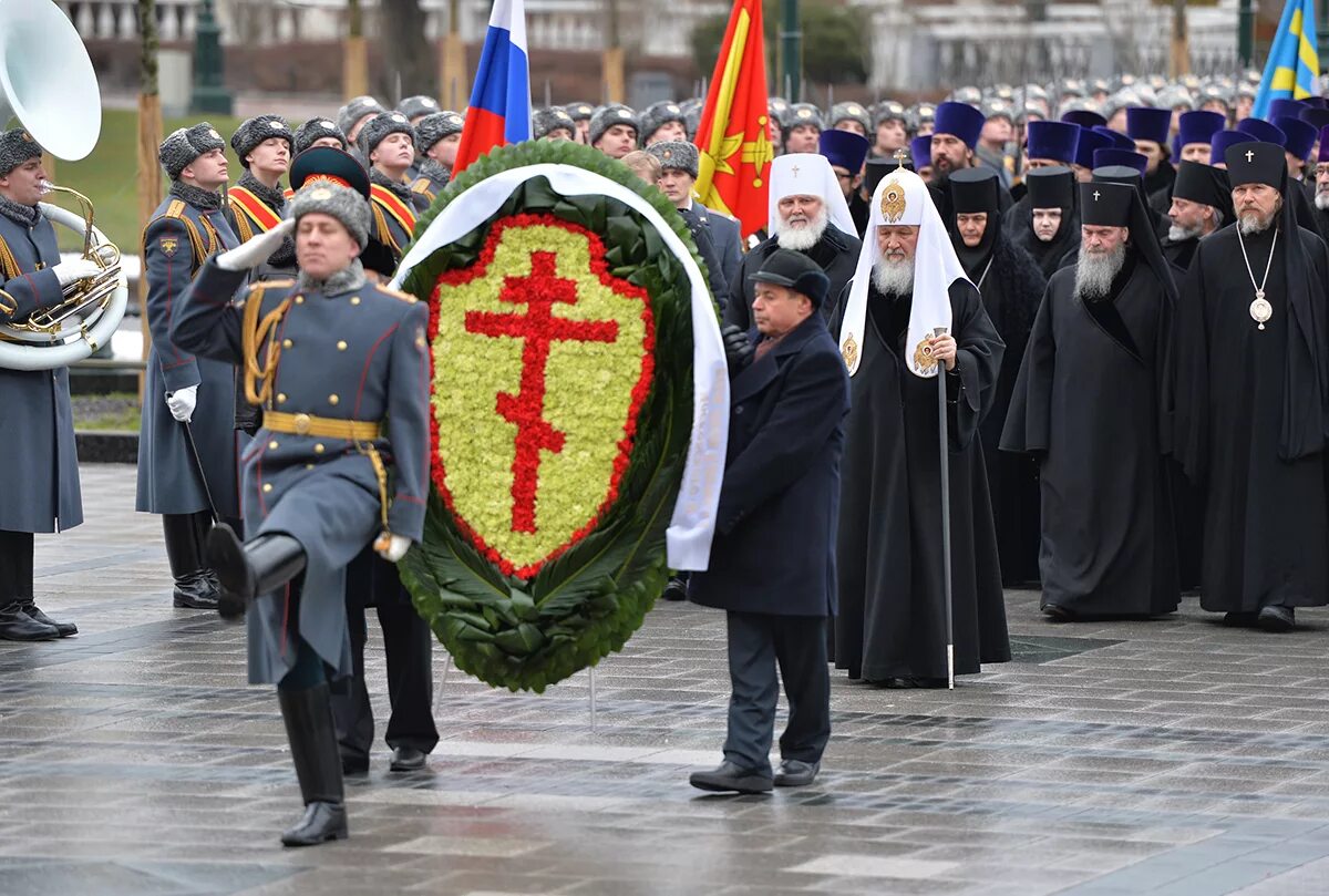 С днем защитника отечества священнику. Православие в армии. Церковь и армия. День Победы Церковь. Воин церкви.