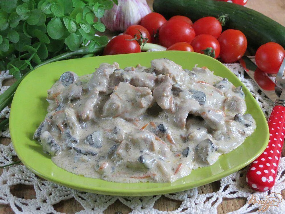 Желудочки блюдо. Вкусные куриные желудки. Куриные желудки с грибами в сметане. Желудочки куриные запеченные