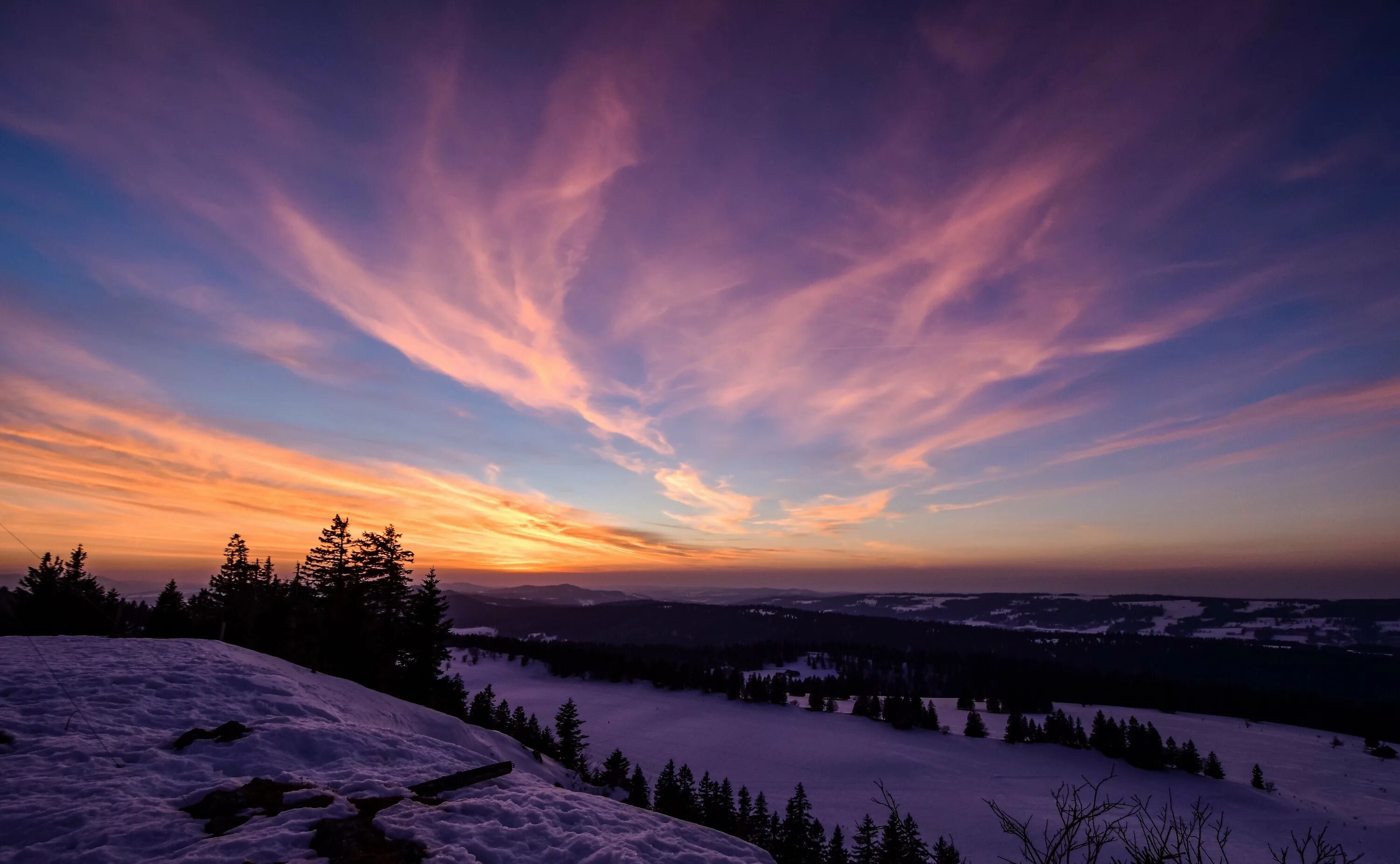 Зимнее небо над лесом. Красивый зимний лес. Зимняя ночь. Зимний лес небо. Зимнее небо над лесом.