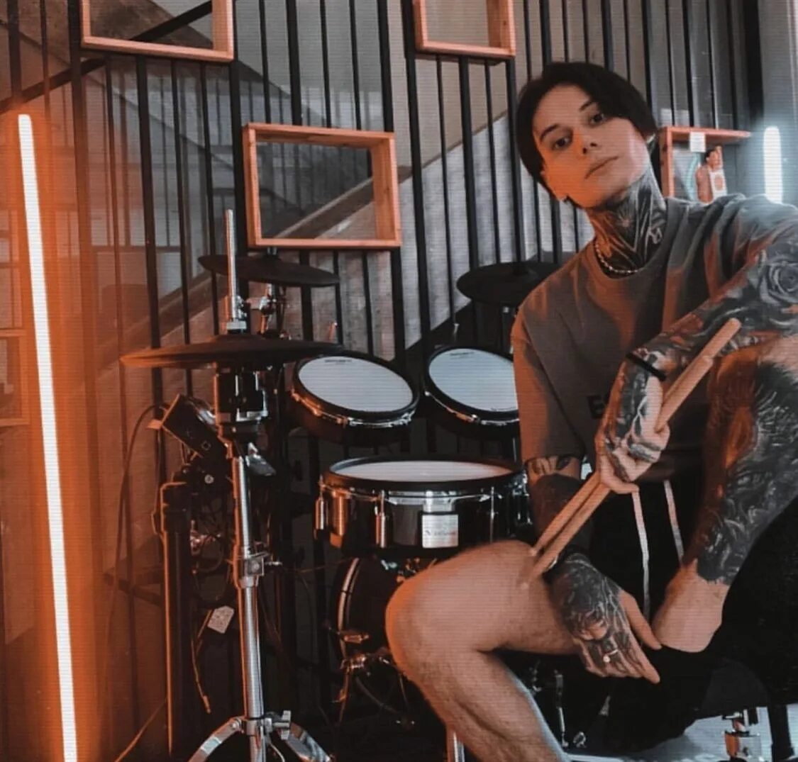 Диме матвееву. Диме матвееву. Диме матвееву. Фотосессия димы матвеева экстрасенс. Диме матвееву.