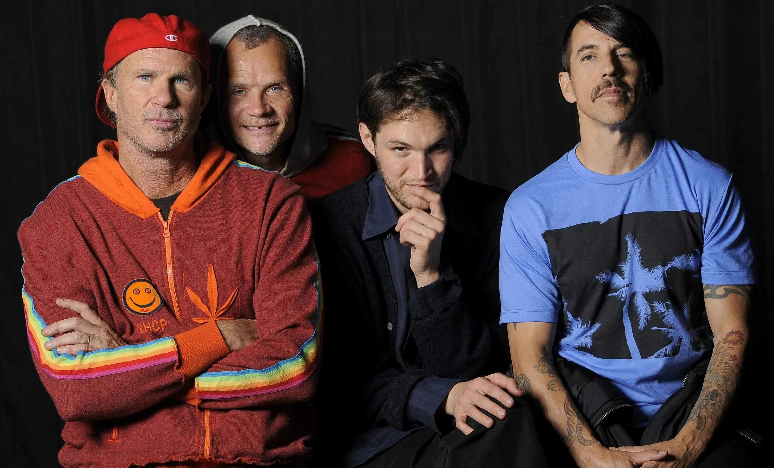 Red hot peppers клипы. Группа ред хот Чили пеперс. Группа Red hot Chili Peppers 2022. Ред хот Чили пеперс 2000. Барабанщик ред хот Чили пеперс.