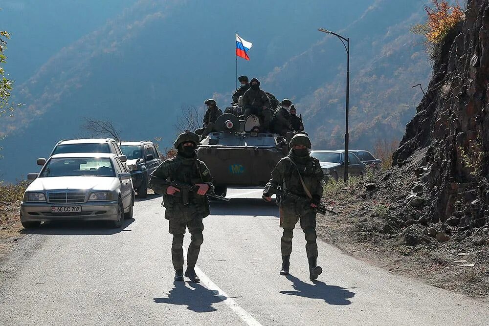 Сколько российских миротворцев в карабахе. Российские миротворцы в Нагорном Карабахе. Миротворцы РФ В Карабахе. Миротворцы РФ В Нагорном Карабахе. Степанакерт Нагорный Карабах миротворцы.