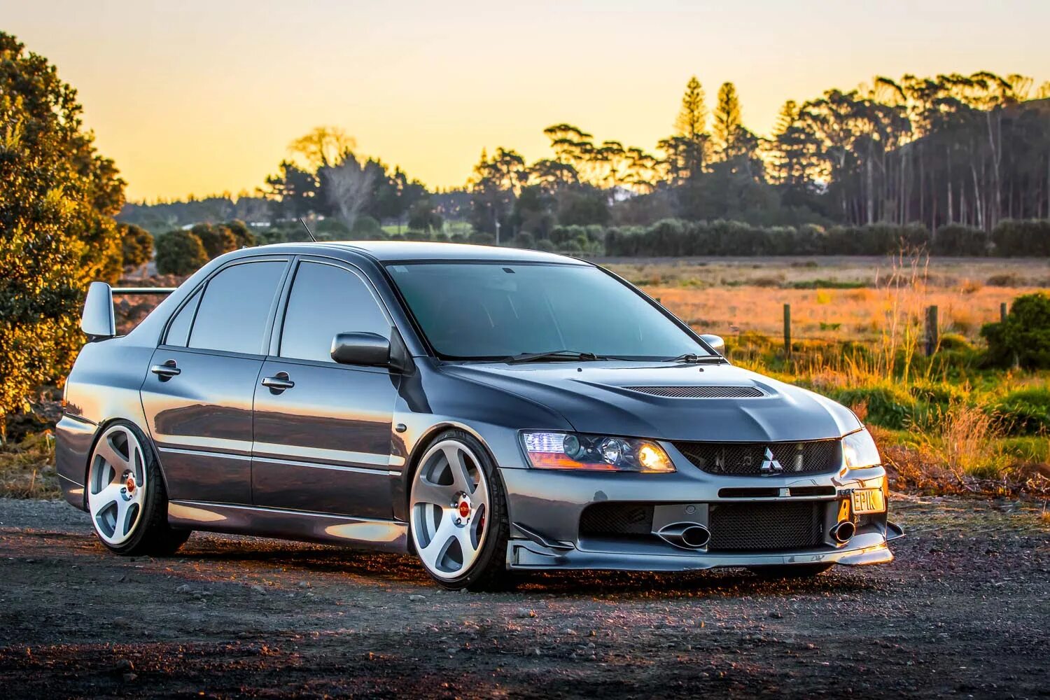 Mitsubishi lancer 9