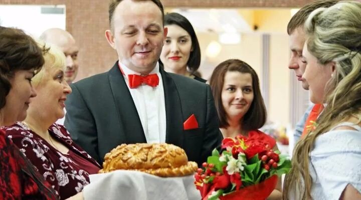 Речь на свадьбу с караваем. Встреча с караваем. встреча родителей с караваем. встреча родителей жениха и невесты. встреча молодожёнов с караваем.