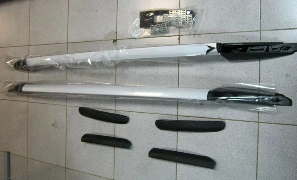 Рейлинги can otomotiv. Багажник на крышу форд куга 2. Рейлинги на крышу форд куга 2. Форд куга 2 с черными рейлингами. Поперечины на рейлинги форд куга 2.