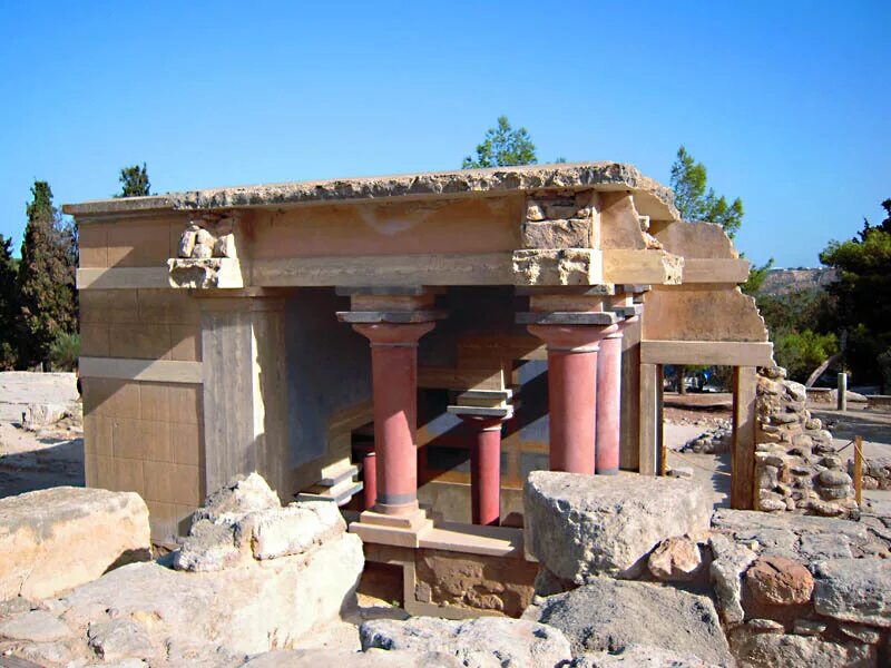 Минотавр крит. Лабиринт минотавра крит миф. Кносский дворец лабиринт минотавра. Лабиринт минотавра raid. Критский минотавр.