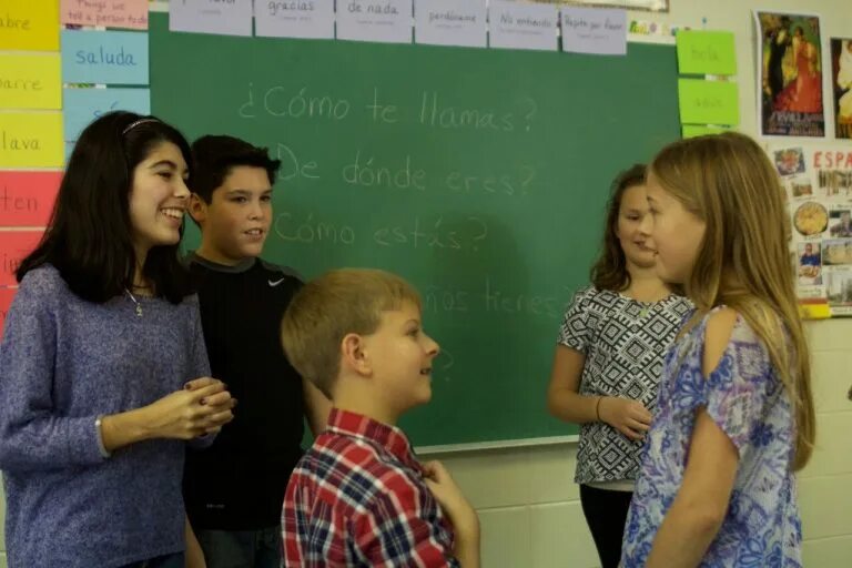 Mingle в обучении. Spanish class. Spanish classes. Испанский язык. Испанский язык.