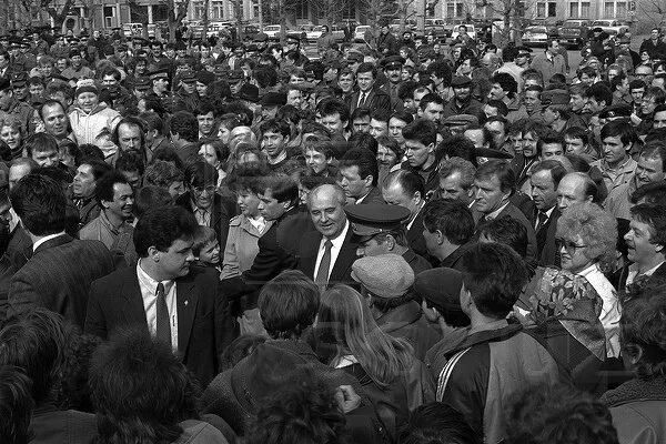 ГДР Горбачев 1986. Горбачев 1990 Париж. Визит м. Горбачева в Берлин 6 октября 1989 г. Лицо перестройки