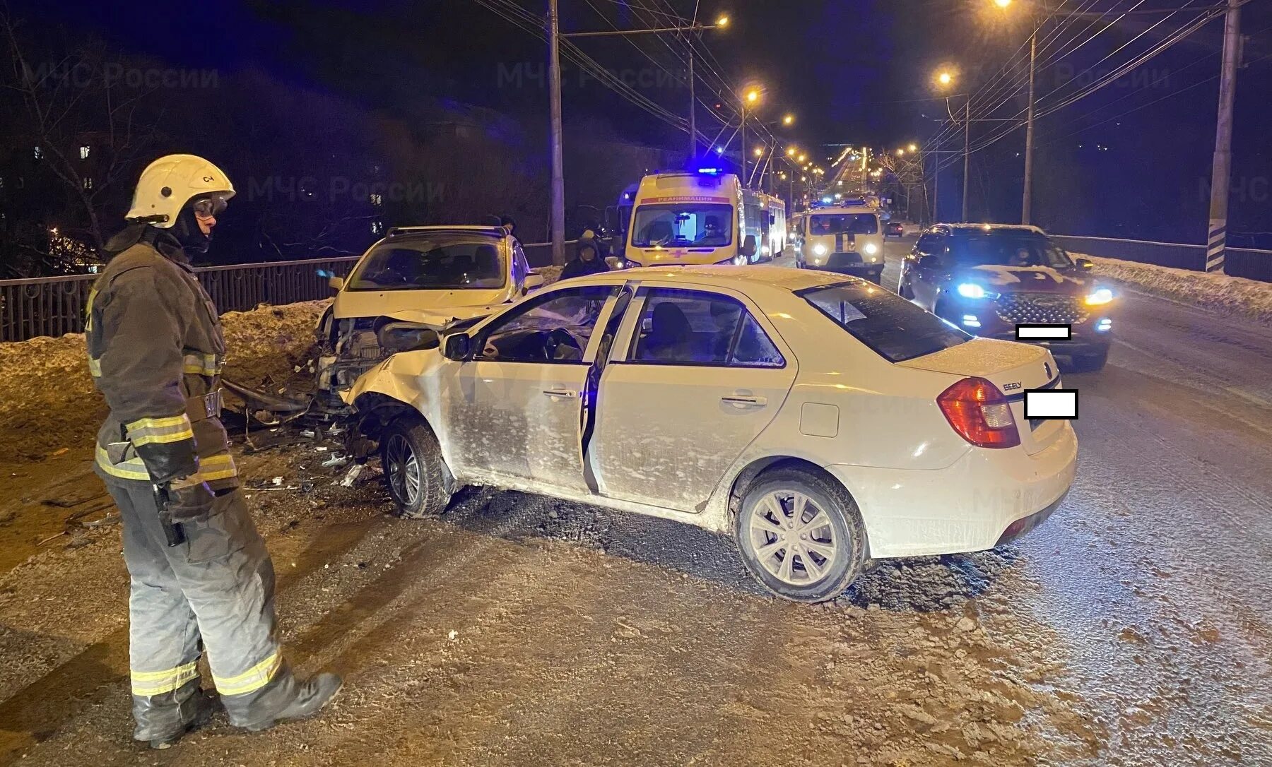 Морозный сад москва. Вести-приволжье нижегородская ярмарка новый год. Украшение города к новому году. Погода в москве 26 декабря. Дмитров центральная елка.