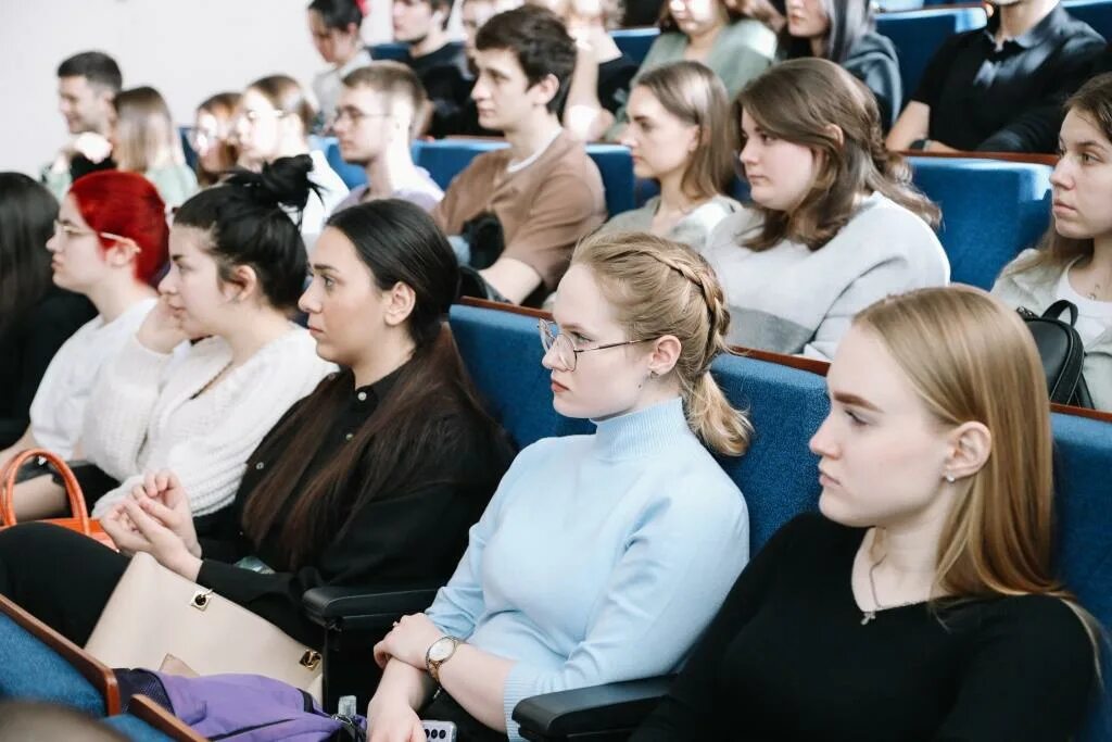 Росмолодежь логотип. Росмолодежь эксперты. Росмолодежь эксперты. Представитель росмолодежи. Занятость преподавателей вятгу киров.