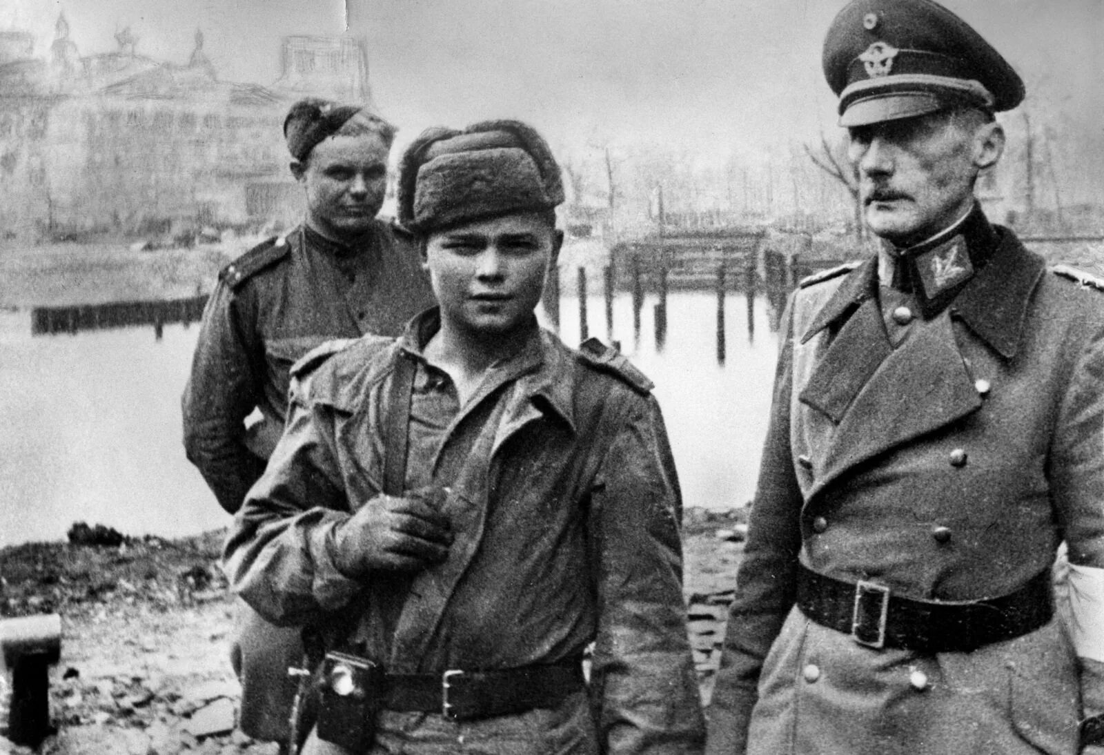 Как долго офицеры были в плену