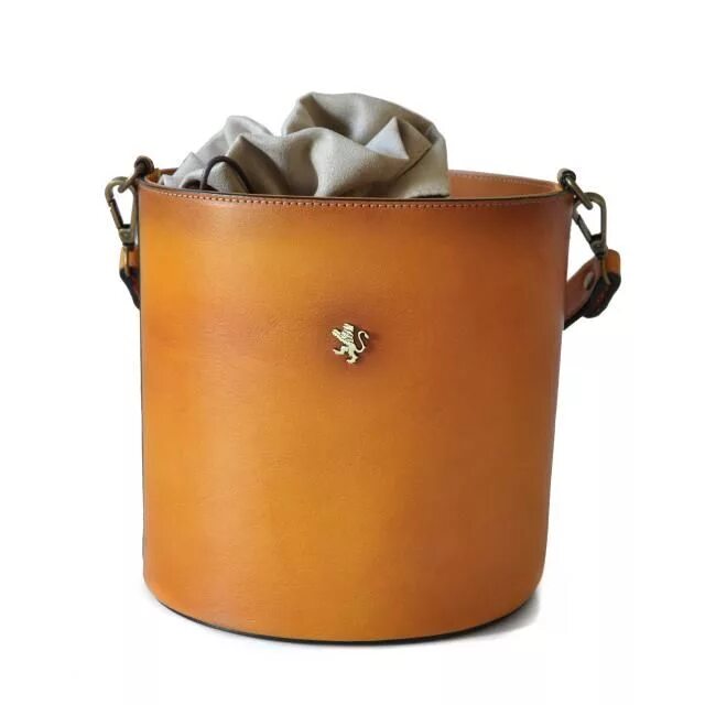Сумка bucket. Сумка кроссбоди ведро. сумка-ведро женская. сумка ведро кожаная. сумки ведро из натуральной кожи.