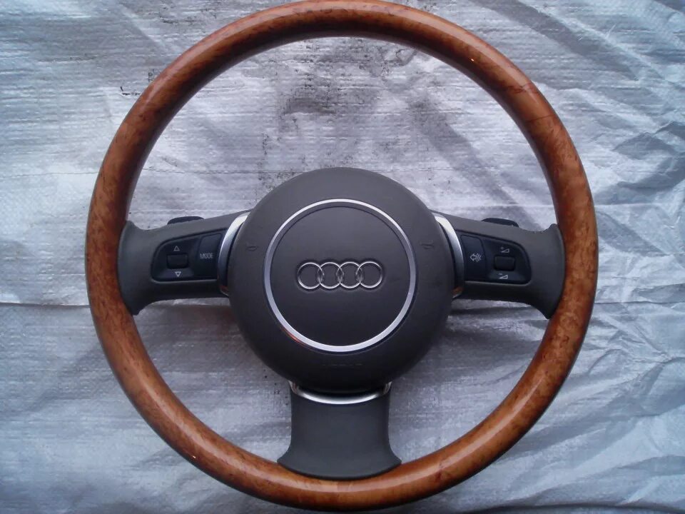 Руль а6 с5. Руль Ауди а8 д3. Руль Audi a6. Руль Audi а8 2022. Audi a6 c6 деревянный руль.