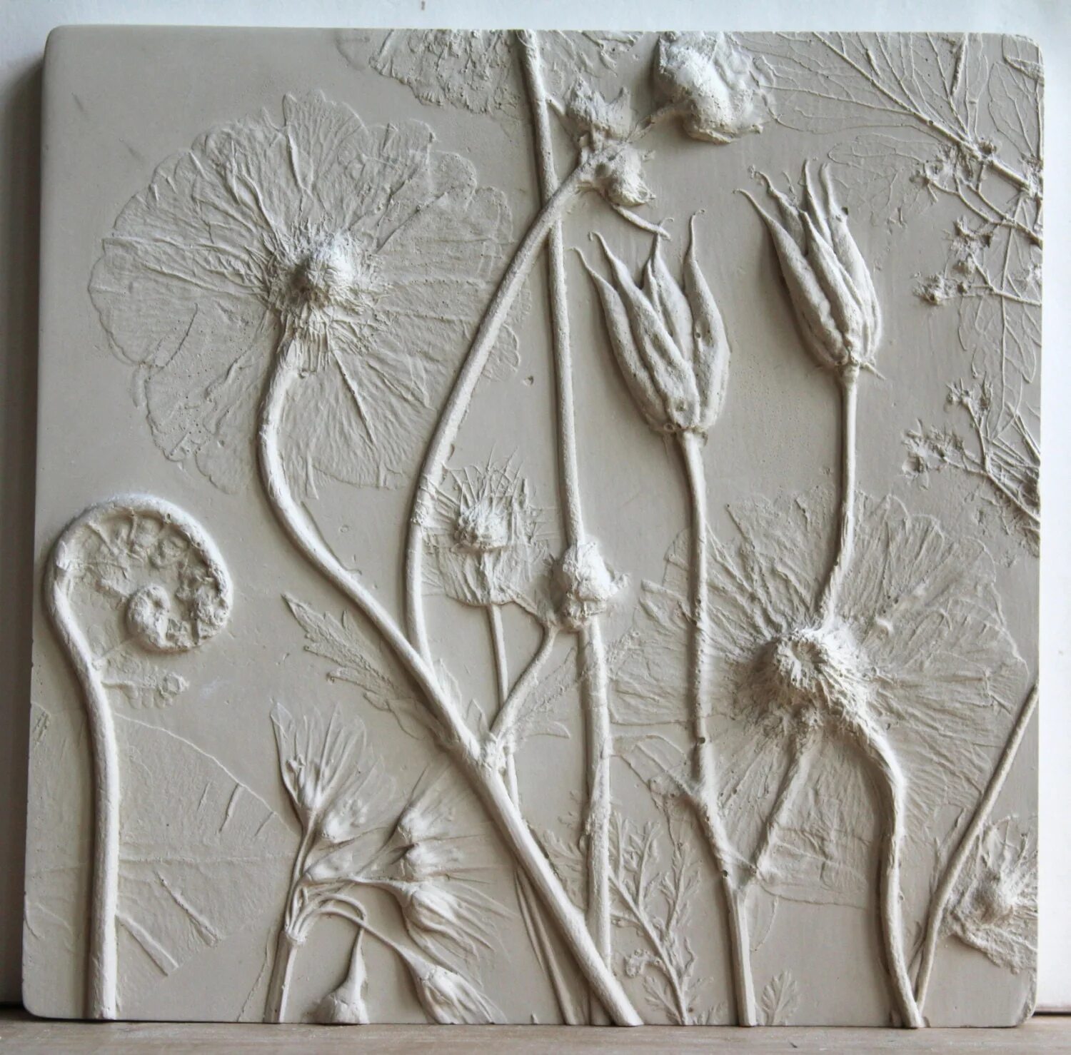 лепка шпатлевкой. вгт декоративная штукатурка барельеф. панно из штукатурки на стену. декоративная штукатурка барельеф. барельеф горельеф контррельеф.