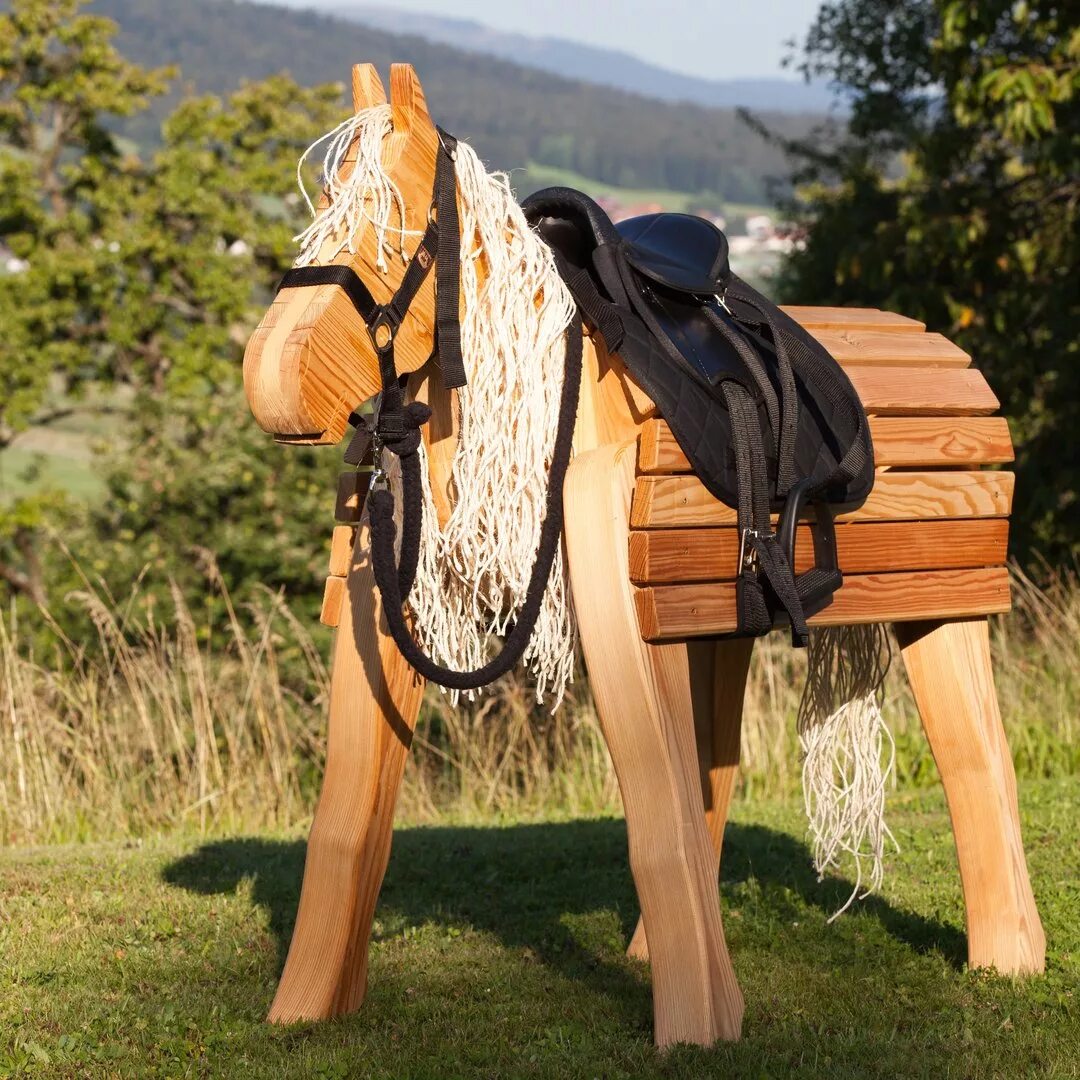 сделать большую лошадь. лошадка из бревна. фигуры из пенополистирола. сделать большую лошадь. лошадь поделка из бумаги.