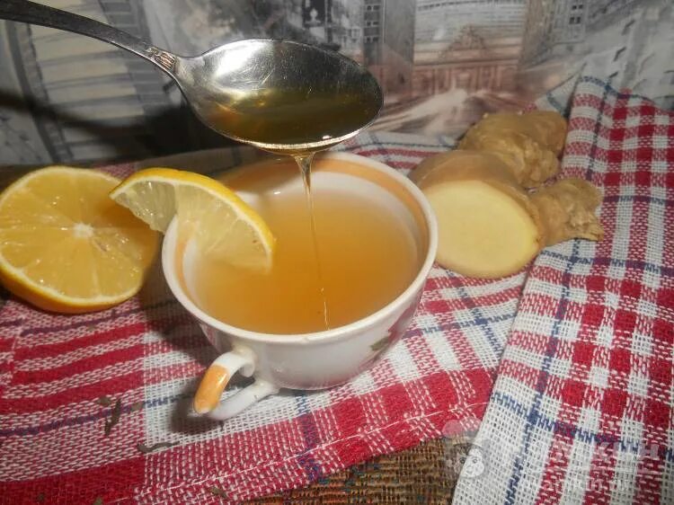 Чай пью со сгущенкой. Чай с медом домашнее. чай со сгущенкой. чай со сгущенным и медом. чай сгущенка с лимоном.