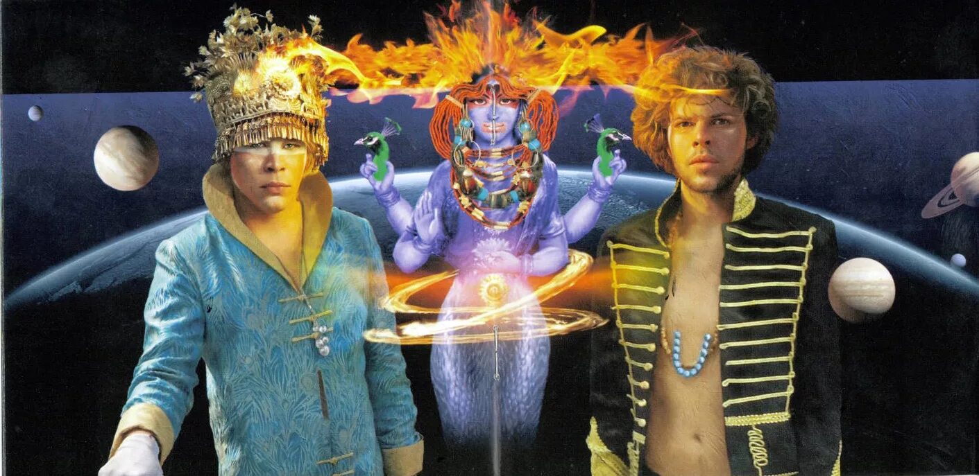 Empire of the sun 2025. Группа empire of the sun. люк стил empire of the sun. empire of the sun без грима. empire of the sun группа 2025.