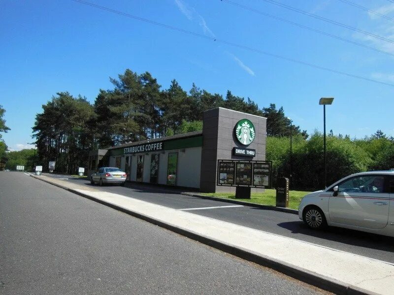 Drive thru. Starbucks Drive thru Пушкино. Старбакс Drive thru. Старбакс авто Пушкино. Drive thru кафе.