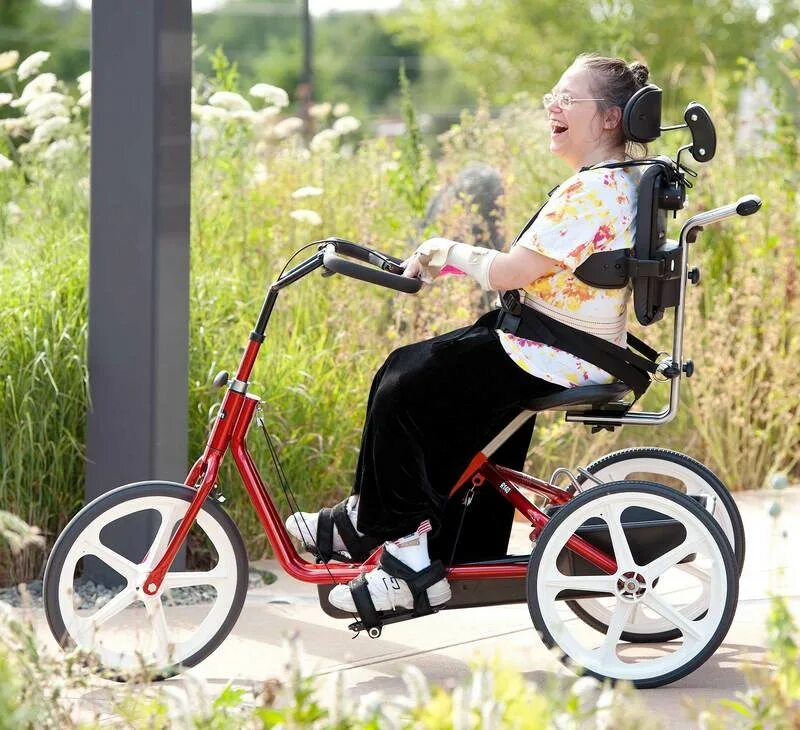 Взрослые инвалиды с детства. Rifton велосипед для ДЦП 120. Велосипед Рифтон для детей инвалидов. Велосипед для ДЦП Рифтон r130. Рифтон велосипед для ДЦП.