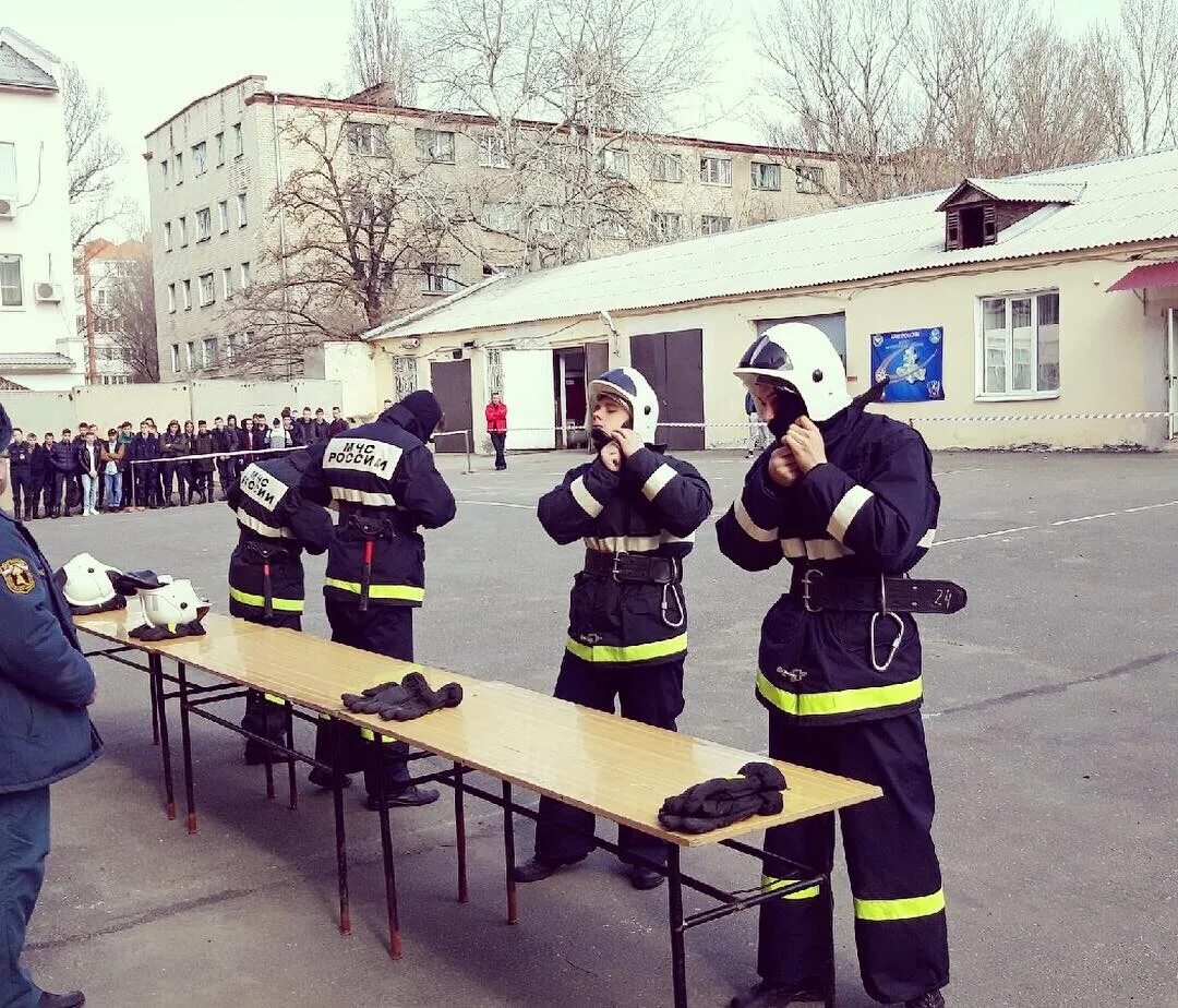 Колледж МЧС В Новочеркасске. Новочеркасский колледж НКПТИУ. Новочеркасск МЧС колледж после 9. Колледж промышленности МЧС новочек.