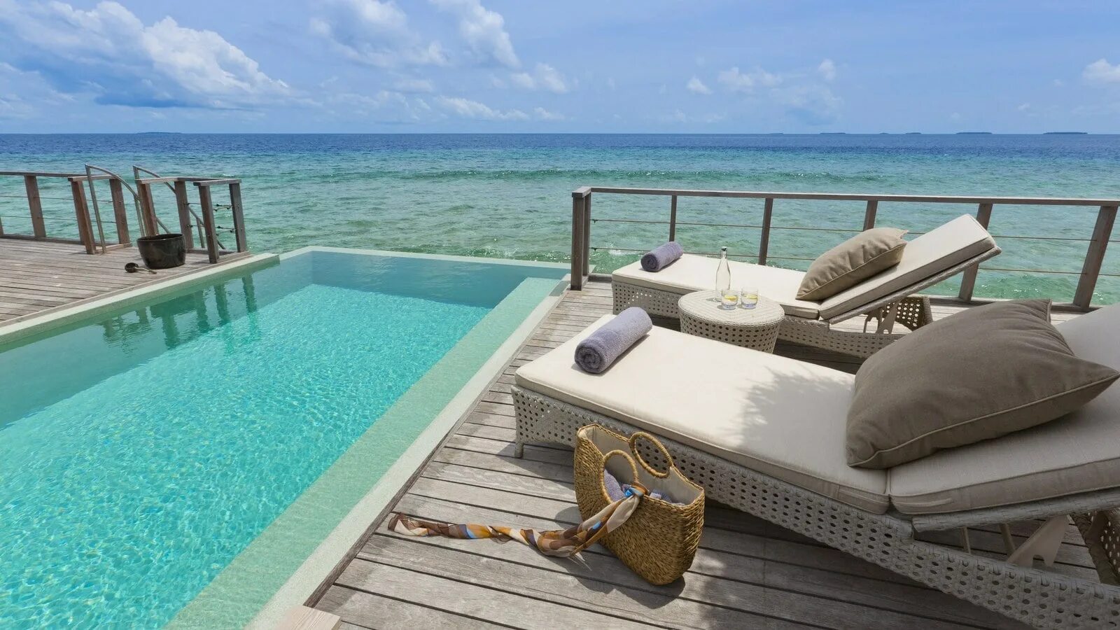 Дусит тани мальдивы. Мальдивы дусит тхани отель. Dusit maldives. Hotel dusit thani maldives 5. Остров баа атолл.