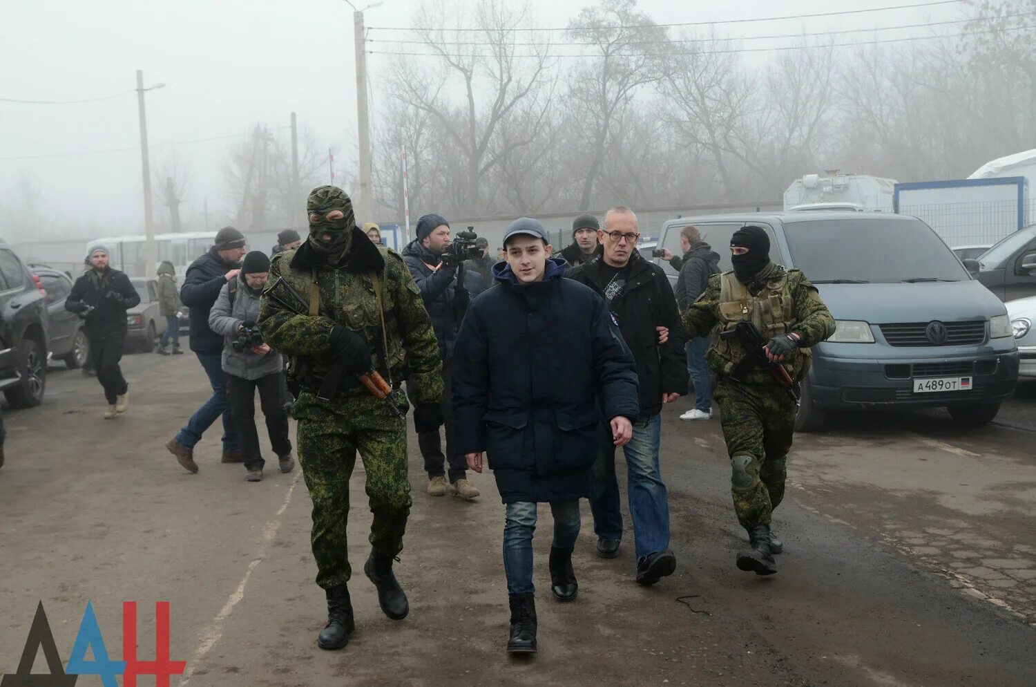 Новости украины сегодня жесткая правда за последний. Новости украины сегодня жесткая правда за последний. Обмен пленными в донбассе. Новости украины сегодня жесткая правда за последний. Новости украины сегодня жесткая правда за последний.