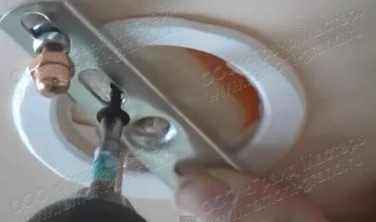 крепление потолочной люстры на планку. крепление люстры к натяжному потолку. крепление люстры к подвесному потолку. крепёж для люстры к потолку. крепление: монтажная планка натяжной потолок.