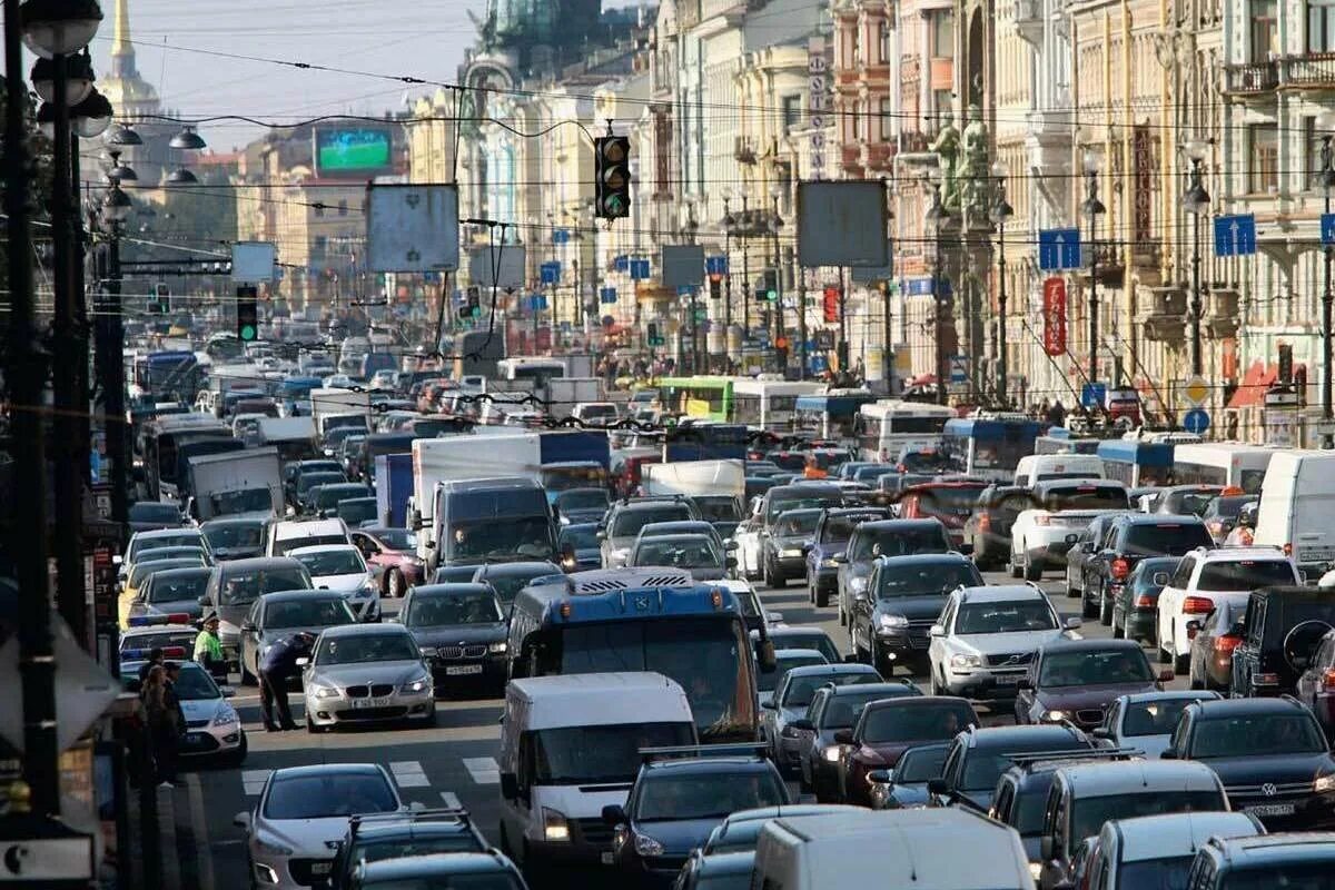 Проживающих в крупных городах